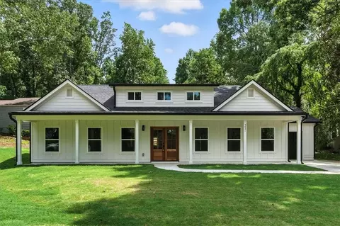5431 S Lake Dr, Douglasville, GA 30135