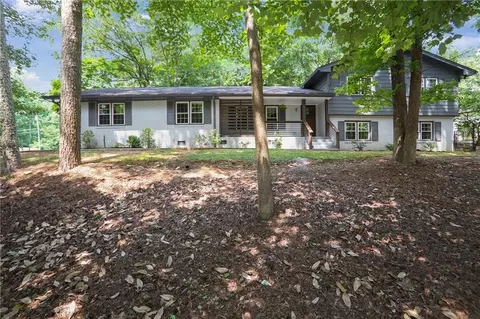 2445 Kings Point Dr, Dunwoody, GA 30338
