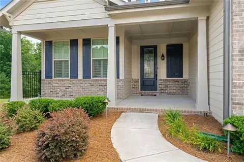 272 Silver Ct, Hoschton, GA 30548