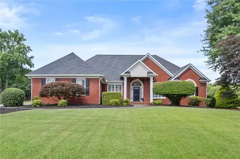 411 Hickory Fairway Ct, Woodstock, GA 30188
