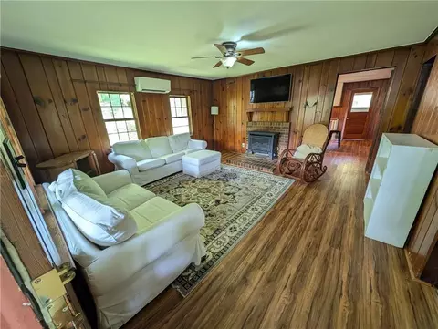 Living - 1570 Falls Rd, Toccoa, GA 30577 photo 2 of 2