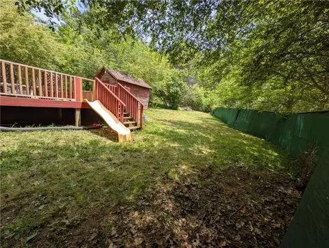 Exterior - 1570 Falls Rd, Toccoa, GA 30577 photo 7 of 10