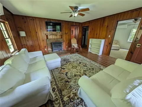 Living - 1570 Falls Rd, Toccoa, GA 30577 photo 1 of 2