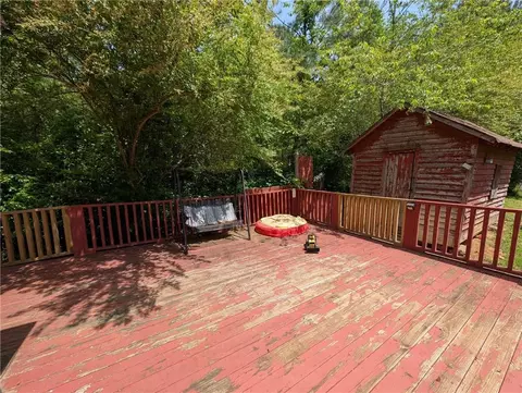 Exterior - 1570 Falls Rd, Toccoa, GA 30577 photo 5 of 10