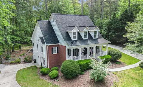 2300 Hawthorne Trce, Monroe, GA 30655