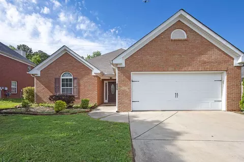 3946 Village Crossing Ln, Ellenwood, GA 30294