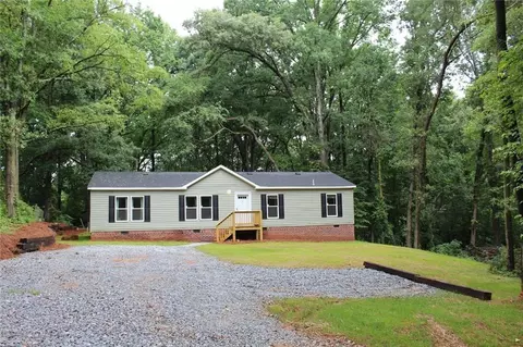 2713 Brays Lake Rd, Royston, GA 30662