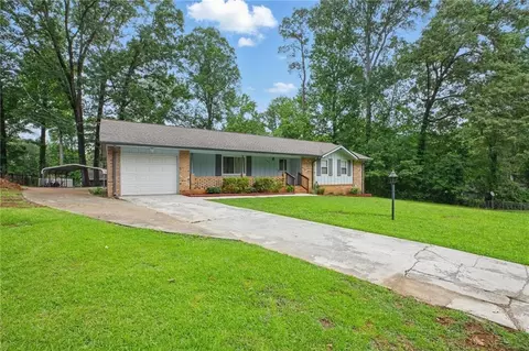 1960 Oak Leaf Ct SW, Marietta, GA 30008