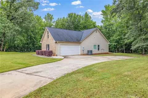 141 Meadow Creek Court Ct, Commerce, GA 30530 photo 3