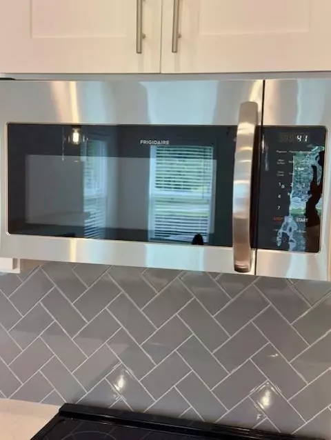 Kitchen - 31 Benscot Dr, Austell, GA 30106 photo 6 of 10