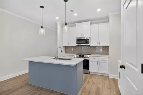 Kitchen - 31 Benscot Dr, Austell, GA 30106 photo 8 of 10
