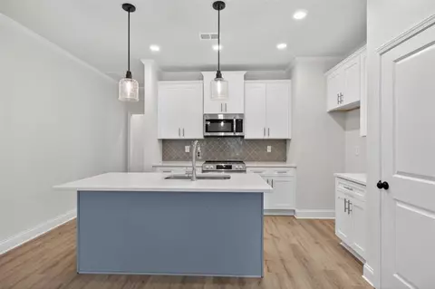 Kitchen - 31 Benscot Dr, Austell, GA 30106 photo 7 of 10