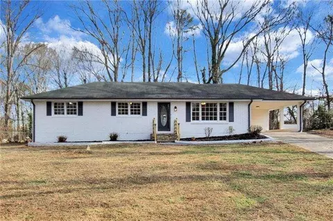 5774 Forest Dr, Acworth, GA 30102