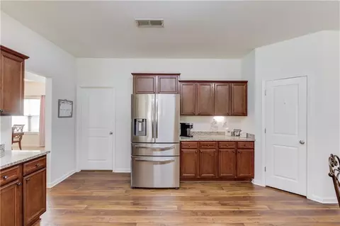 Kitchen - 4319 Box Elder Path, Gainesville, GA 30504 photo 4 of 4