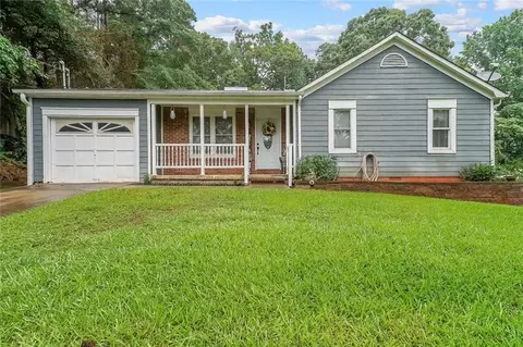 295 Pinehurst Dr, Stockbridge, GA 30281