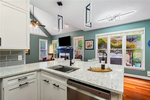 425 Starfire Ct, Suwanee, GA 30024 photo 15