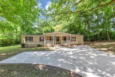 2017 S Deshon Rd, Lithonia, GA 30058