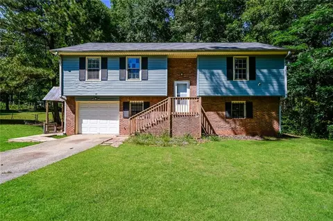 10 Canyon Cv, Ellenwood, GA 30294