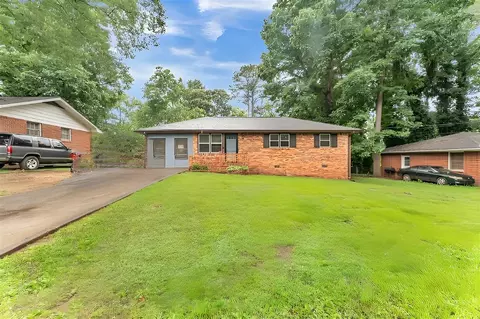 3553 Lakeview Dr, Rex, GA 30273