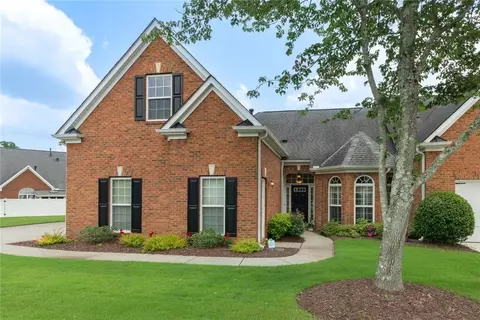 5250 Villa Lake Ct, Suwanee, GA 30024
