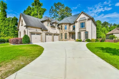 5121 Hope Ct SW, Lilburn, GA 30047