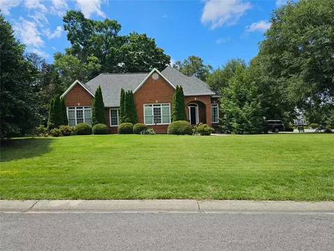 11 Crossbridge Ct SW, Cartersville, GA 30120