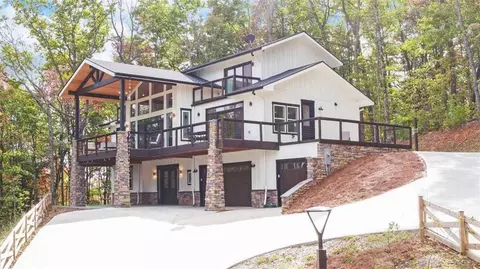 333 Favor Ln, Rabun Gap, GA 30568