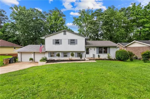 6628 Londonderry Dr, Morrow, GA 30260