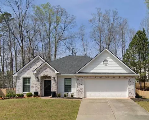39 Fairway Dr, Newnan, GA 30265