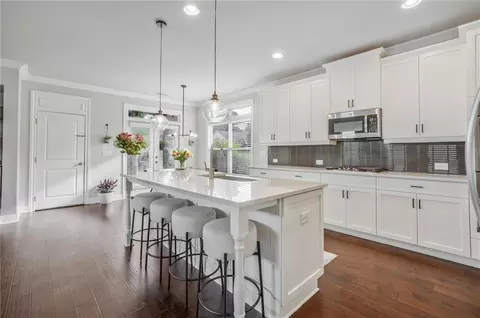 1055 Peyton View Ct, Alpharetta, GA 30004