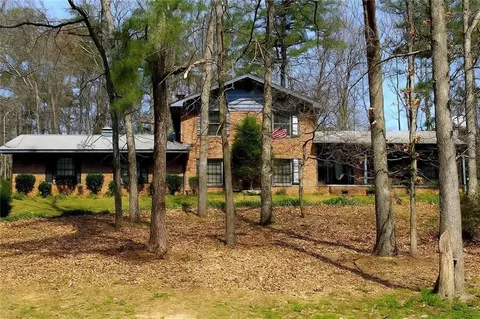 203 Woodland Dr, Calhoun, GA 30701