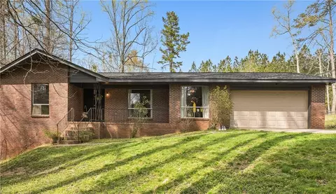 779 Pinehurst Dr, Fairburn, GA 30213