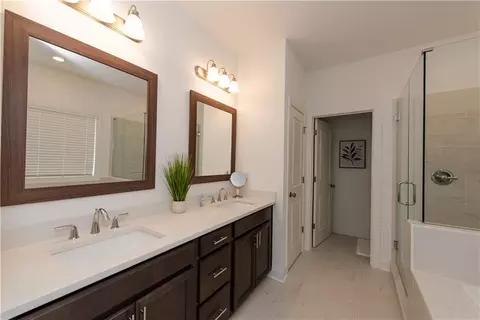 Bath - 3195 Bartee Walk, Suwanee, GA 30024 photo 4 of 6