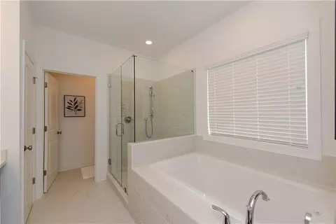Bath - 3195 Bartee Walk, Suwanee, GA 30024 photo 5 of 6