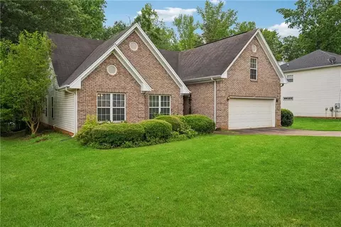 Exterior - 605 Pebble Blvd, Covington, GA 30016 photo 8 of 10