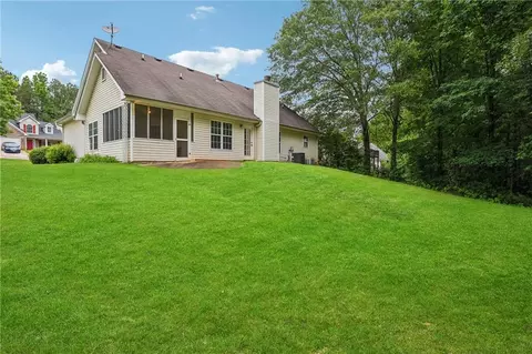 Exterior - 605 Pebble Blvd, Covington, GA 30016 photo 3 of 10