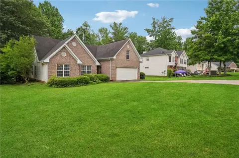 Exterior - 605 Pebble Blvd, Covington, GA 30016 photo 7 of 10