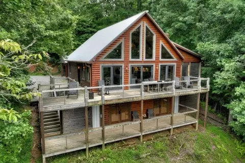 190 Toccoa Heights Rd, Blue Ridge, GA 30513