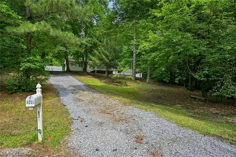 6201 Davids Way SE, Acworth, GA 30102