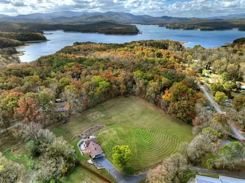 79 Lake Dr, Morganton, GA 30560