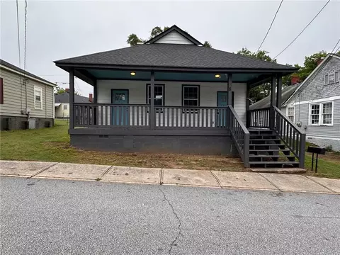 8 Hazel St, Porterdale, GA 30014