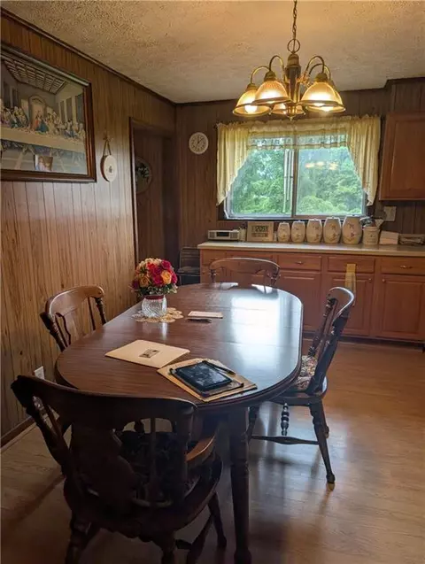 Dining - 310 Richards St, Calhoun, GA 30701 photo 1 of 1