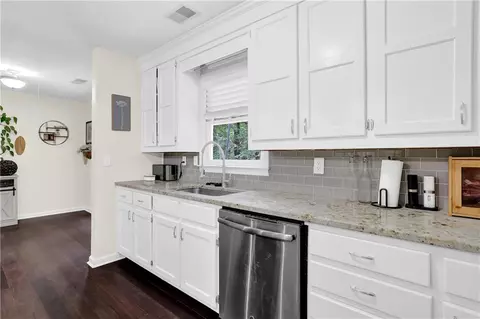 Kitchen - 4180 Gables Pl, Buford, GA 30519 photo 3 of 5