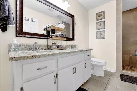 Bath - 4180 Gables Pl, Buford, GA 30519 photo 3 of 4