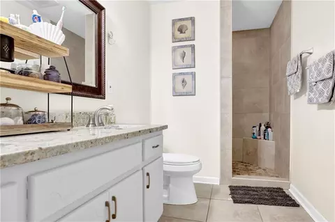 Bath - 4180 Gables Pl, Buford, GA 30519 photo 4 of 4