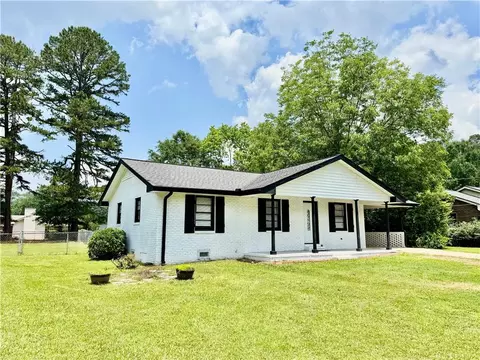 Exterior - 312 E Broad St, Winder, GA 30680 photo 2 of 6