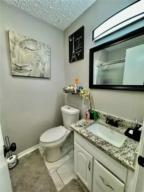 Bath - 312 E Broad St, Winder, GA 30680 photo 1 of 2