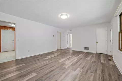 Living - 237 Brookside St, Cornelia, GA 30531 photo 2 of 3