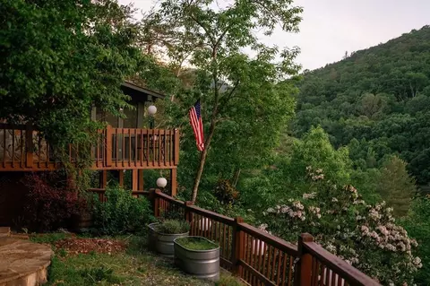 174 Little Rock Creek Ct, Cherry Log, GA 30522