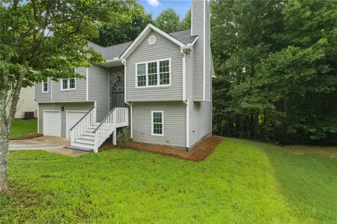 Exterior - 11020 Knotty Pine Pl, Hampton, GA 30228 photo 3 of 7